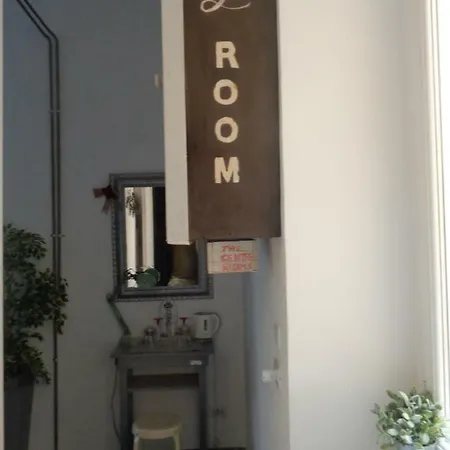 T C Rms * Róma