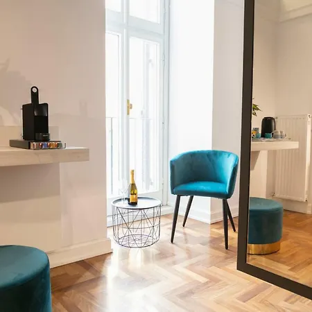 Hadrianus Temple - The Venue Collection Guest house