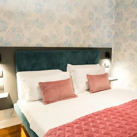 Hadrianus Temple - The Venue Collection Guest house Rome