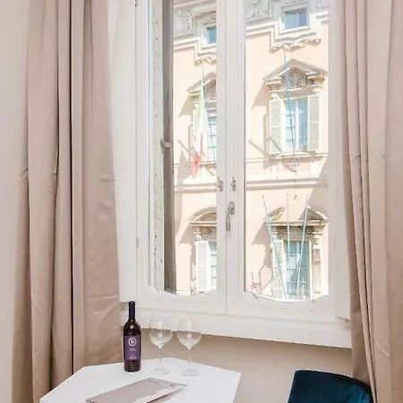 Konukevi Rhea Silvia Luxury Navona 2*