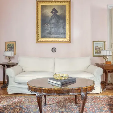 Nizza Bourgeois Family Rome