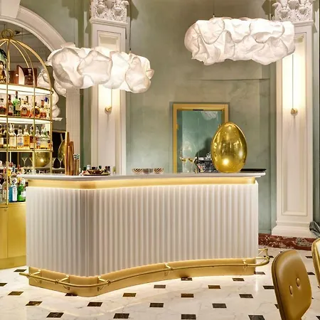 Leon's Place In Hotel 4*
