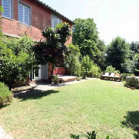 Villa Writers' Country House *
