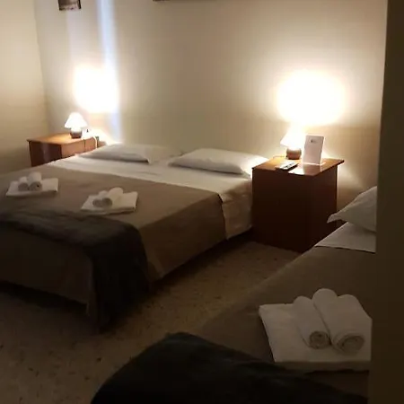 招待所 多莫斯费拉罗旅馆