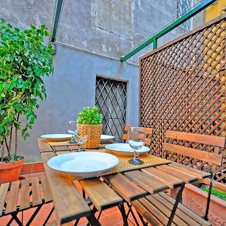 Terrace Governo Vecchio Apartment