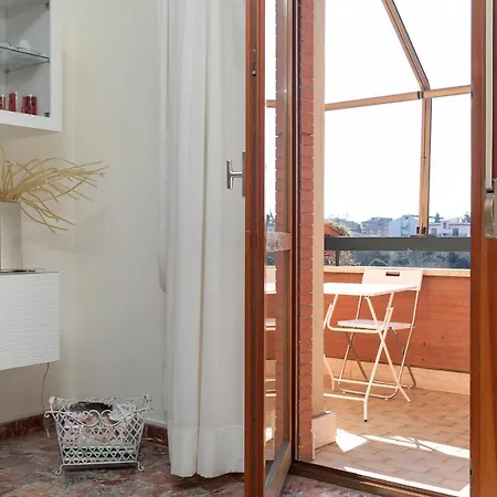 Anagnino White Apartment