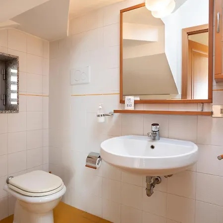 Apartment Anagnino White