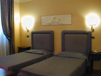 Szálloda Varese 3*