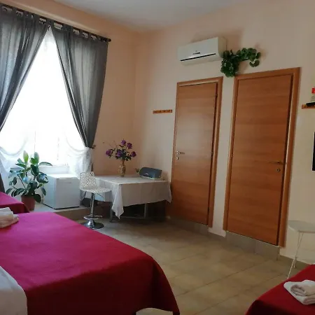 Liayi Family Hotel（李阿姨家庭旅馆） Bed & Breakfast