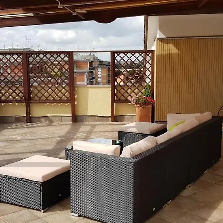 Apartment Superattico Con Vista Sul Centro E I Colli Albani Rome