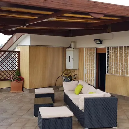 Apartment Superattico Con Vista Sul Centro E I Colli Albani Rome