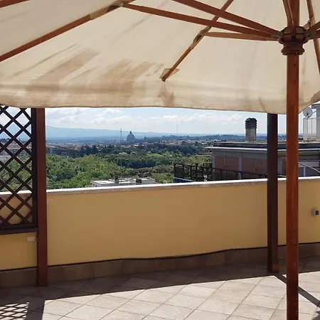 Superattico Con Vista Sul Centro E I Colli Albani Apartment