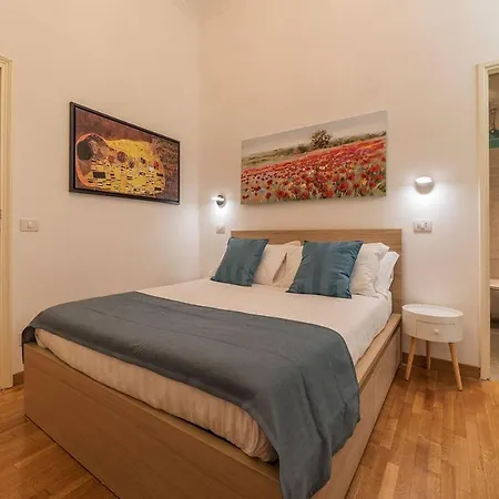 Cs Termini Nazionale Apartament *