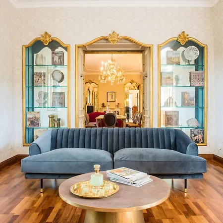 Anaida Villa
