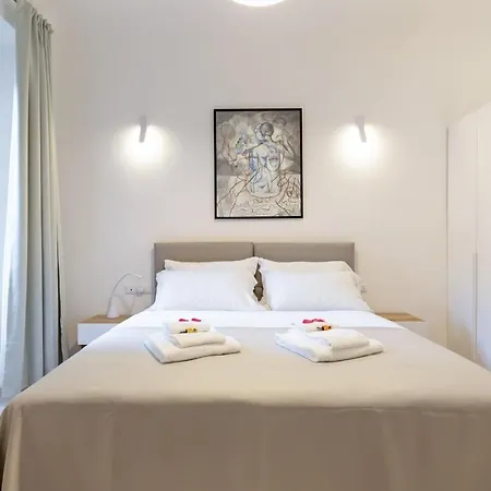 Buzzstays - Stylish Vatican Downtown Apartment Rome