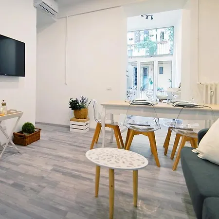 Pompeo Magno White Luxury Apartment *