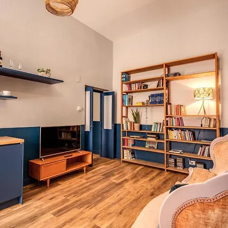 Apartment Trastevere Vintage 2 Bedroom 2nd Floor Rome