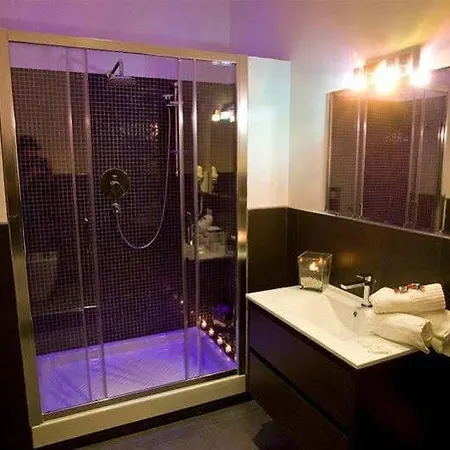 Chroma Tria Villa Rome