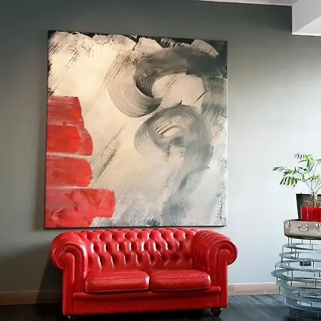 V99 Hotel