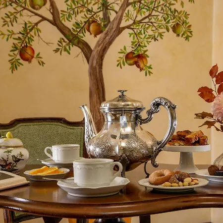 Boutique Campo De' Fiori 3* Rome
