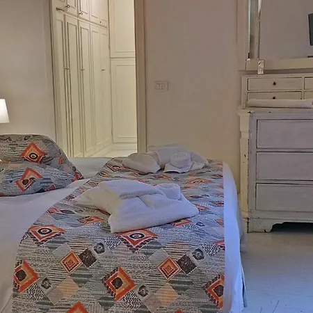Triton Place Apartment *
