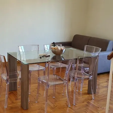 Aparts Apartment *