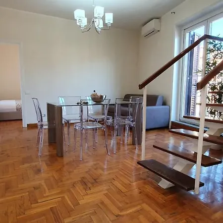 Aparts Apartment