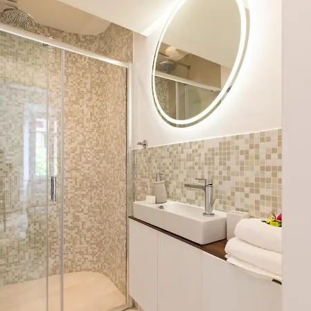 Buzzstays - Stylish Vatican Downtown Apartment *