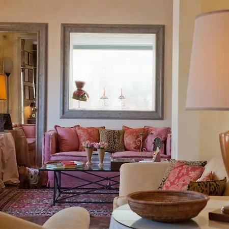Trevi Luxury Suites Bed & Breakfast *