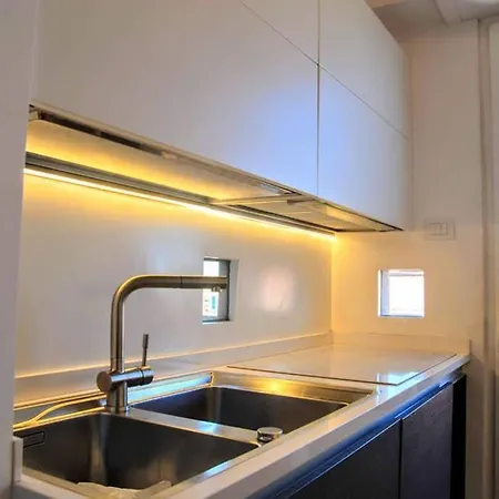 A Terrific Terrace Penthouse Apartment Rom