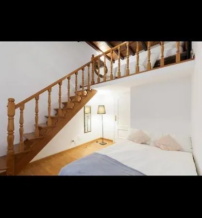 Apartment In Front Of Coliseum 3