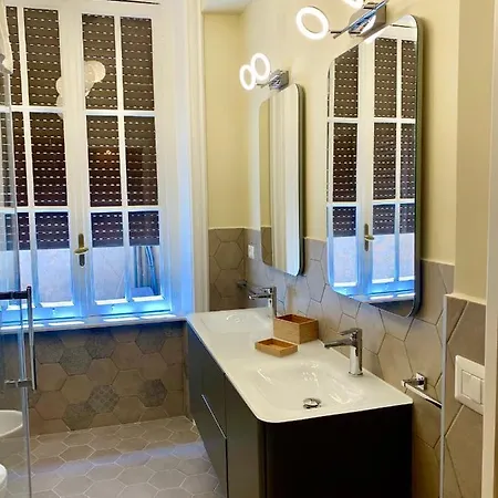 Apartment Frattina Luxury House Rome