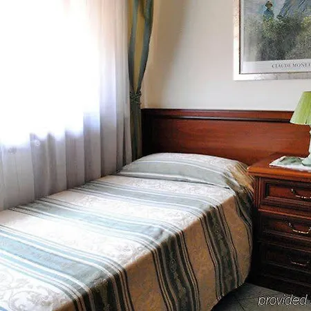 Hotel Octavia 3*