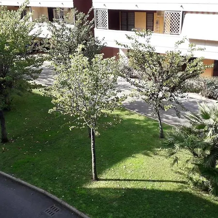 Appartamento Turistico A Giardino Di Roma