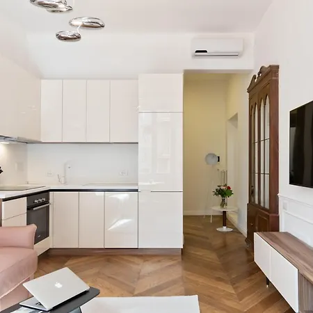 Buzzstays - Stylish Vatican Downtown Rome