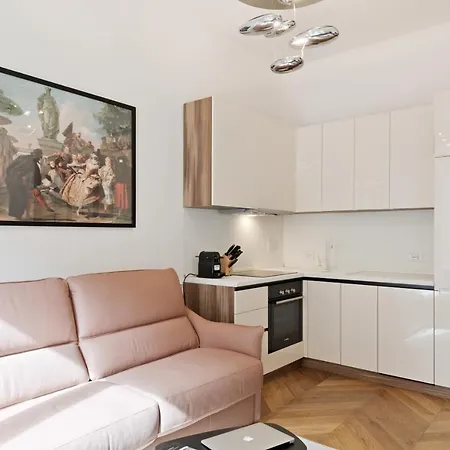 Buzzstays - Stylish Vatican Downtown Apartment Rome