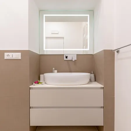 Buzzstays - Stylish Vatican Downtown Rome