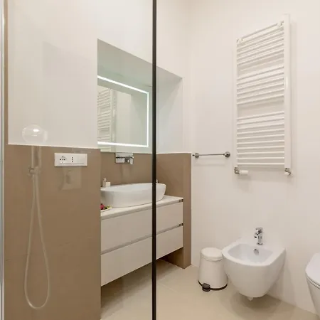 Buzzstays - Stylish Vatican Downtown Apartment