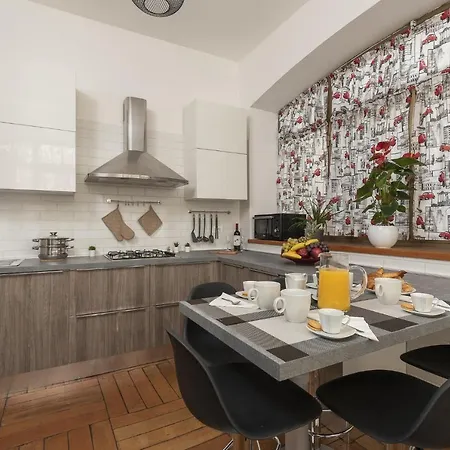 Take - Vatican Apartment *