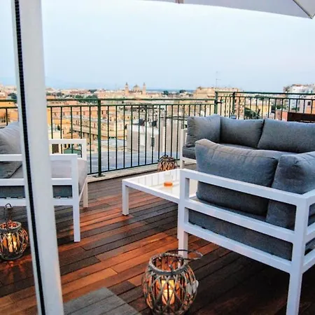 A Terrific Terrace Penthouse Rom