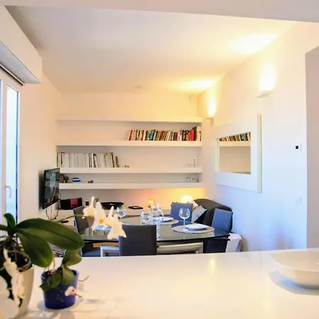 A Terrific Terrace Penthouse Apartment Rom