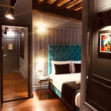 Saint B Boutique 3*