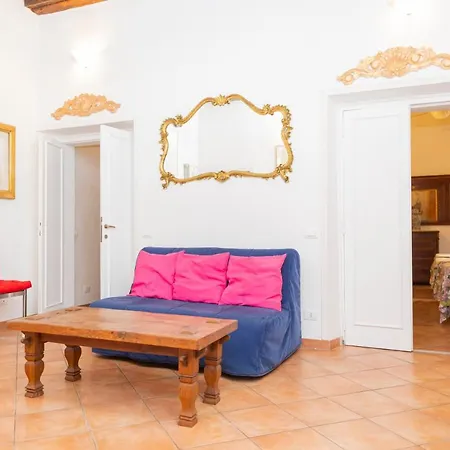 Apartment Piazza Farnese Rome