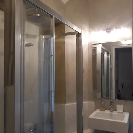 Bed & Breakfast 2 Be Colosseo Rome