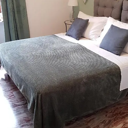 Bed & Breakfast Isolatiberina Rome