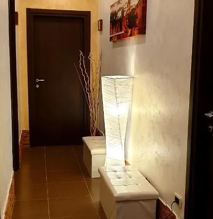 Jadore Monic Konukevi *