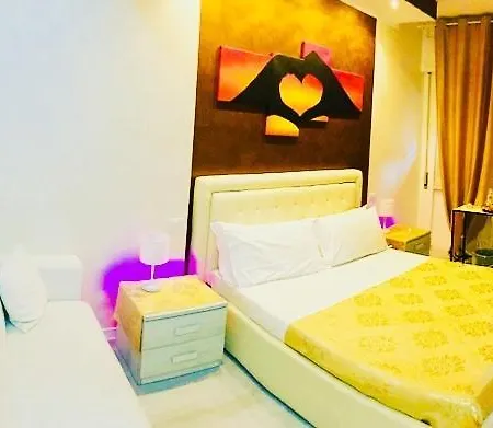 Bed Cinecitta'