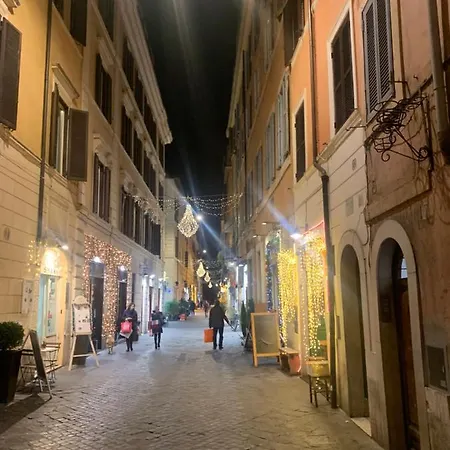 Spanish Steps Corner Apartment Rome