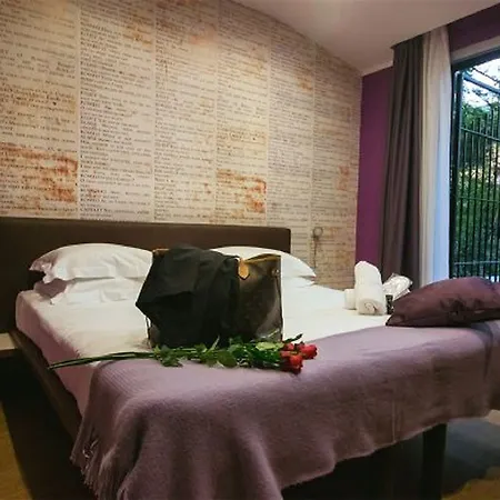 Black Hotel Roma