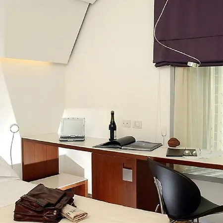 Black 4* Rome